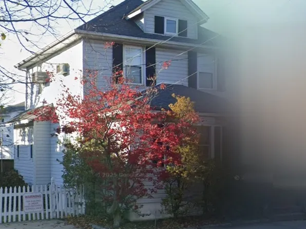 2160 Newbridge Rd, Bellmore, NY 11710