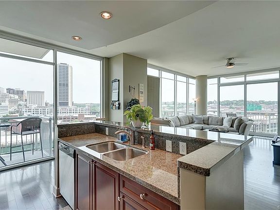 3rd image of 301 Virginia St #U913