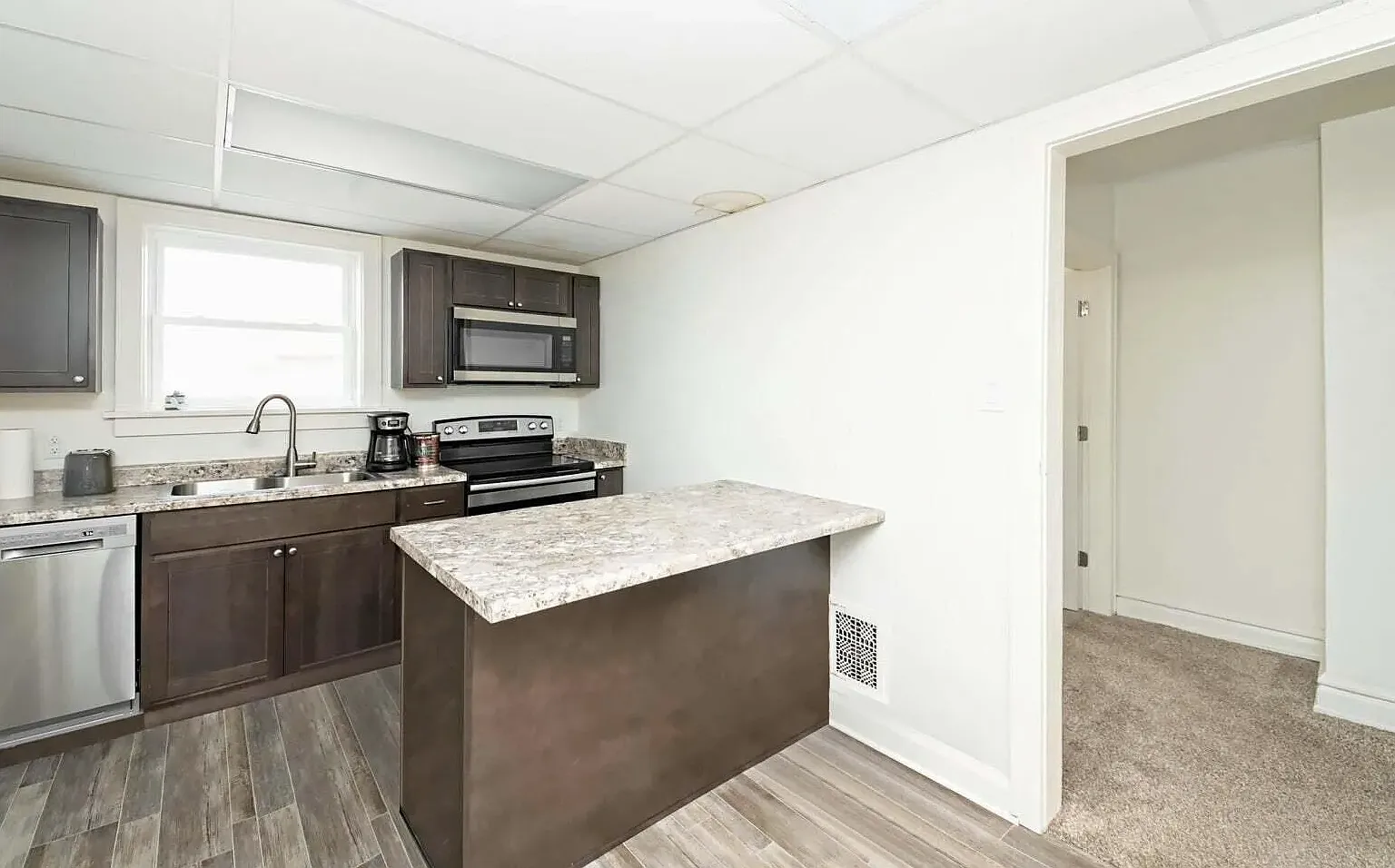 2 bed, 900 sqft, $1,500 — Photo 2