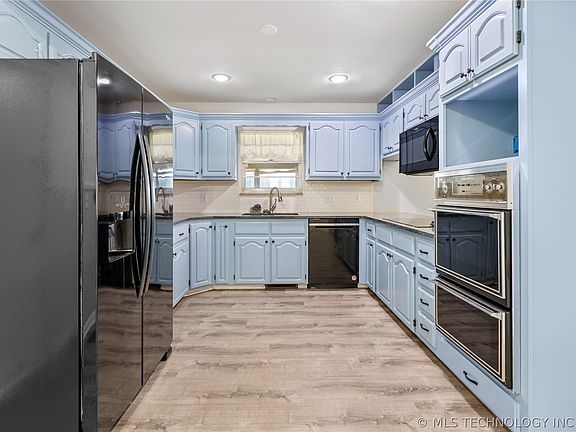 4th image of 1414 N Dorothy Ave