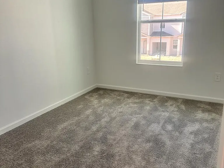 3319 Laurent Loop — Photo 3