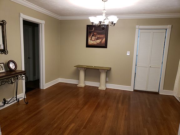 5th image of 1022 Raymond Dr