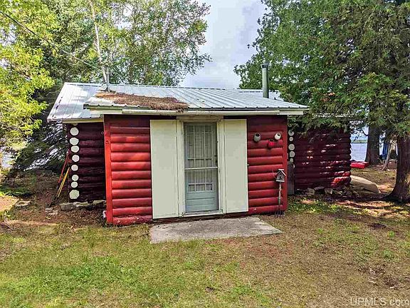 2nd image of 1920 W Brown Ct