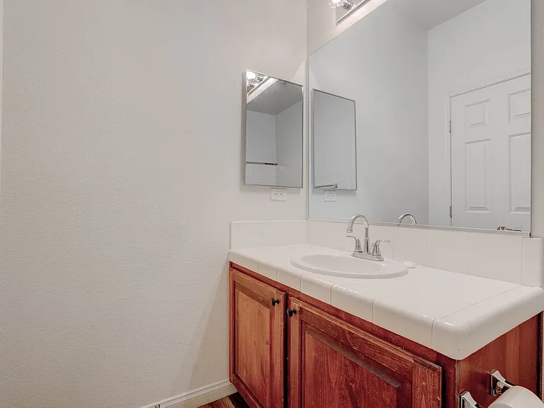 985 Noah Valley St — Photo 6