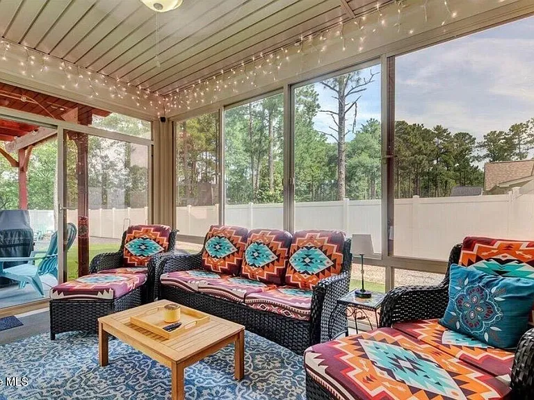 316 Pine Laurel Dr — Photo 38