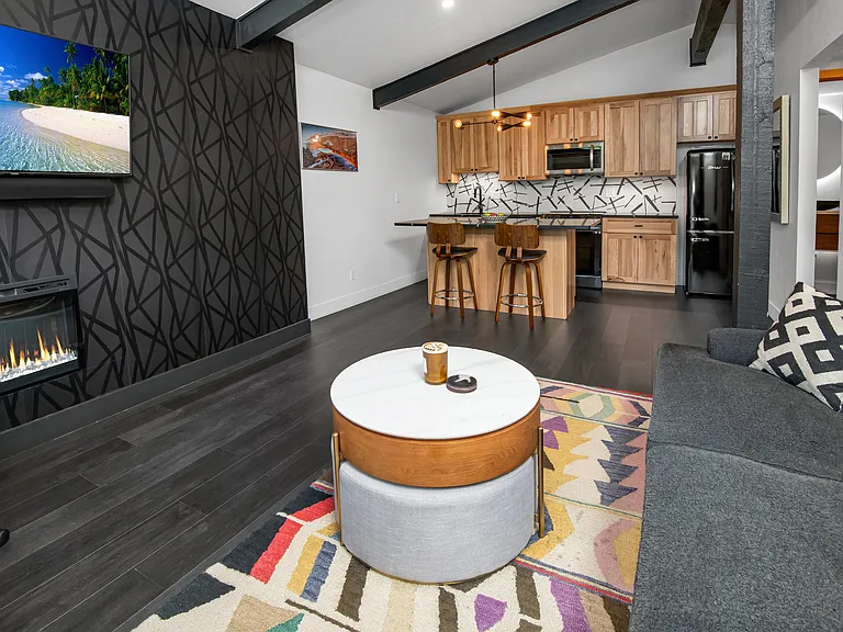 2059 Chamonix Ln #3 — Photo 5