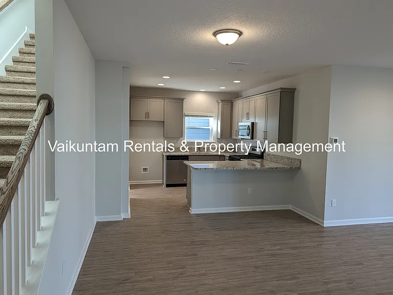 74 Newton Ln — Photo 3