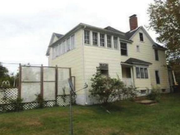 4th image of 45 Oakwood Ave
