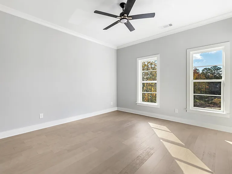 2035 Parkside Ln — Photo 41