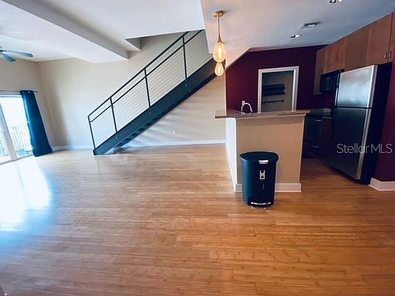 4th image of 1010 Central Ave APT 403