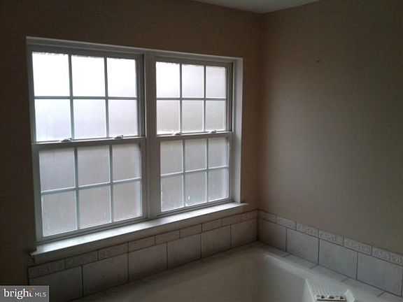 4th image of 7707 Alloway Ln