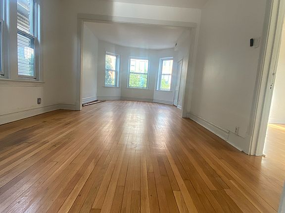2nd image of 2732 N Fairfield Ave APT 2
