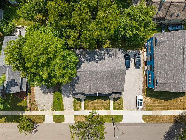 435 Hiscock St — Photo 39