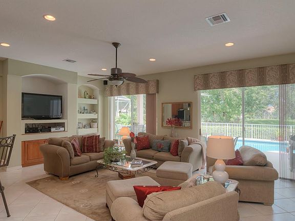 5th image of 214 NW Chorale Way