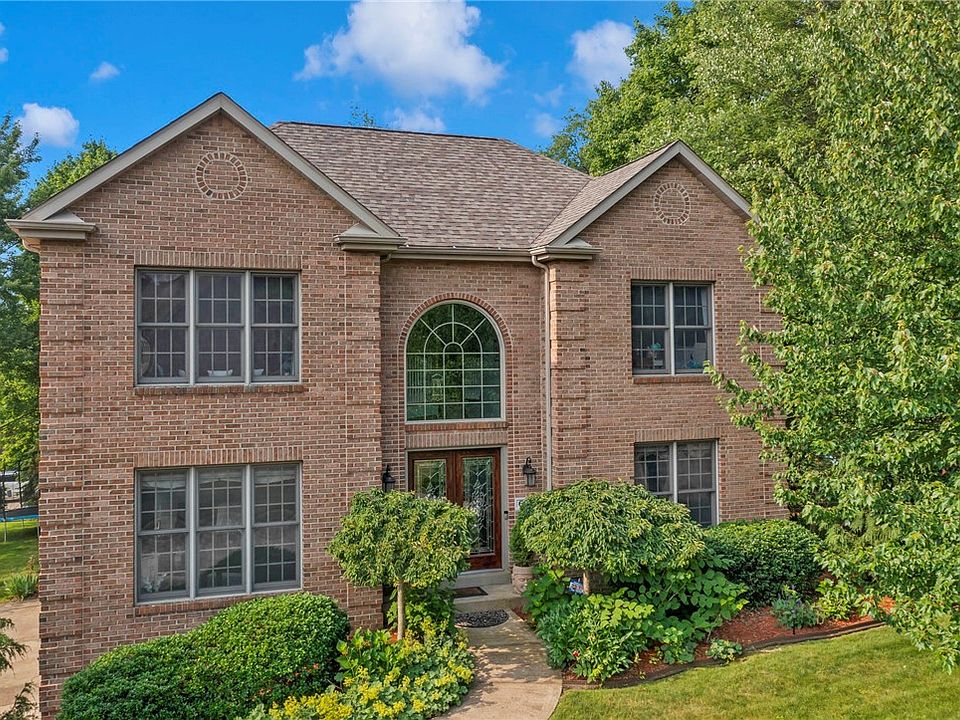 1st image of 601 Heritage Pl