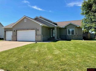 232 Palancar Ave, Mankato, MN 56001