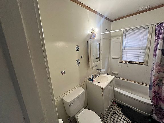 4th image of 3701 Fillmore St