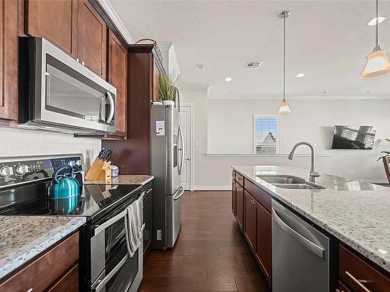 1201 Highknoll Ln — Photo 19