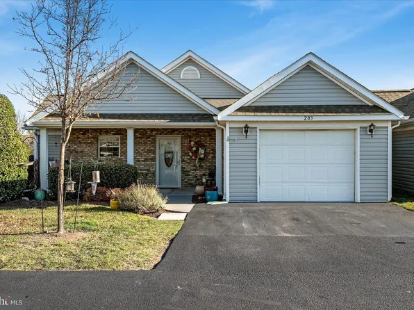 203 Crestwood Ln, Winchester, VA 22602