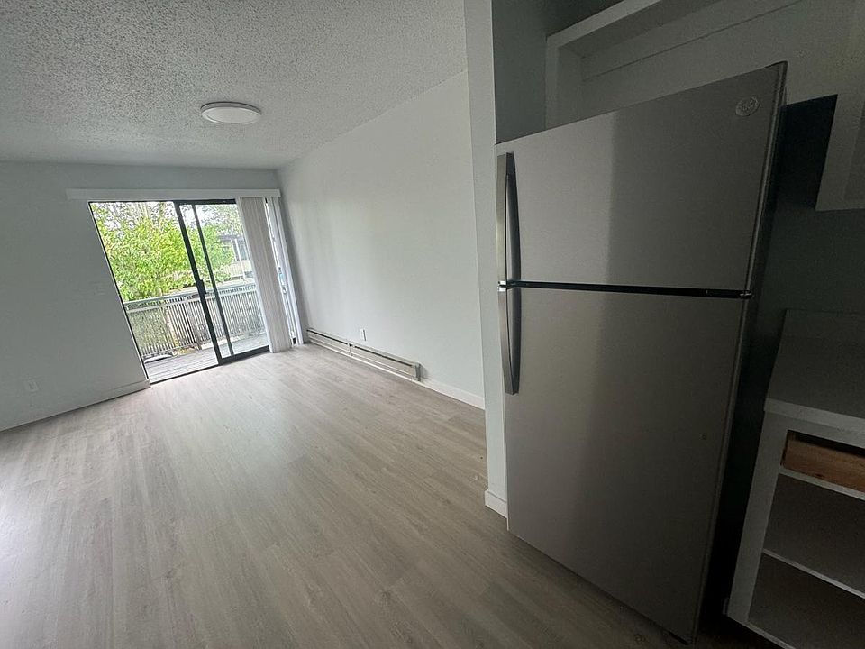 1st image of 15510 2nd Ave S APT 7