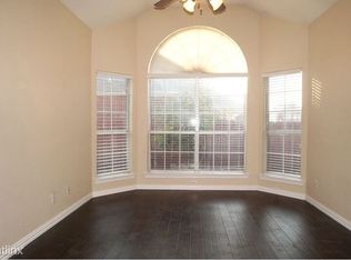 945 Golden Grove Dr, Lewisville, TX 75067