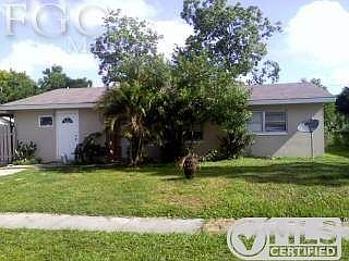 1st image of 972 Jasmine St