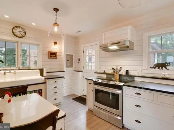 9334 Pear Ln #B, Frederick, MD 21702