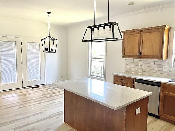 2nd image of 3352 Cotham Ln