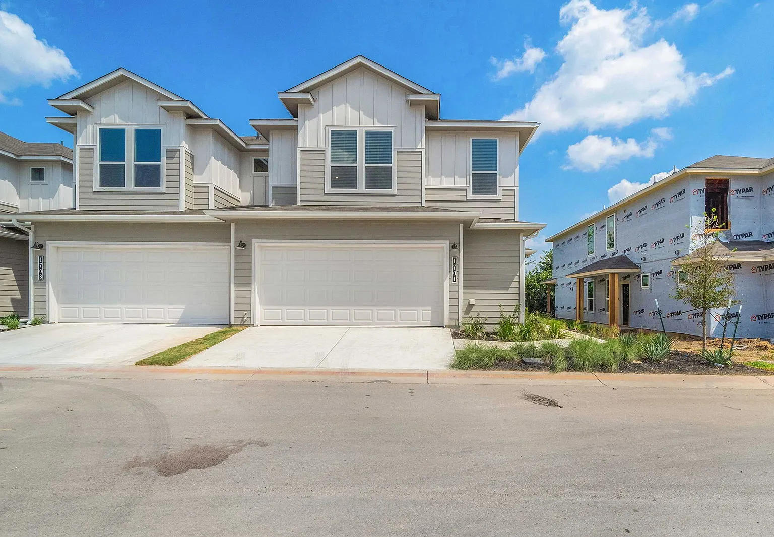 3 bed, 2.5 bath, 1729 sqft, $2,150 — Photo 1