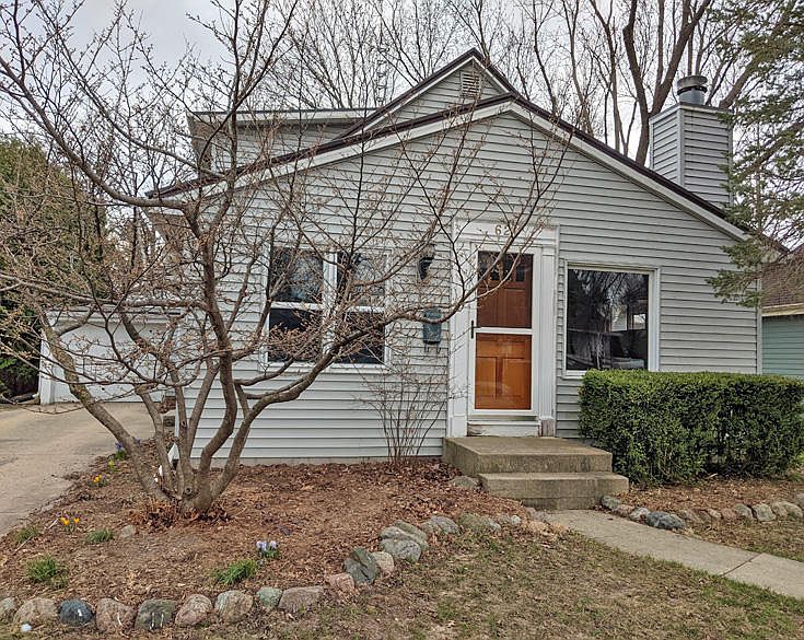 1st image of 621 E Juneau Ave