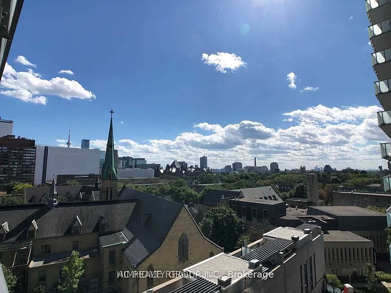 1080 Bay St #707 — Photo 2
