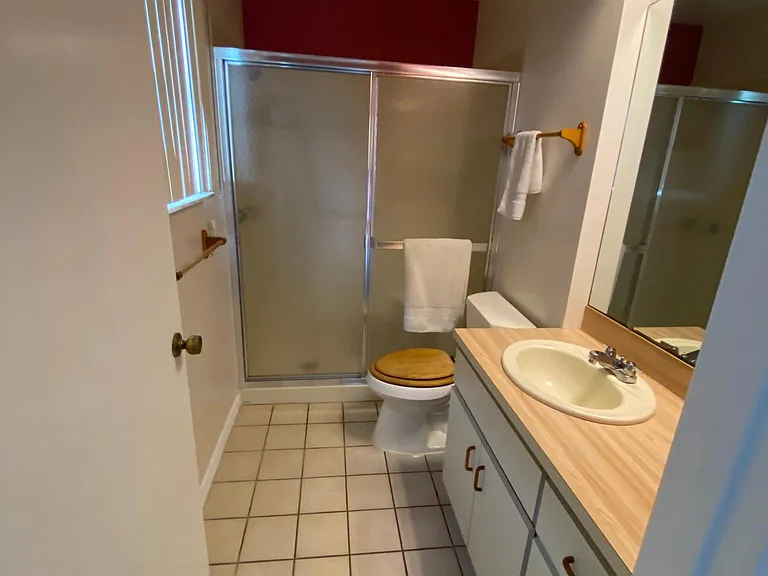 109 Cypress Dr E — Photo 9
