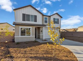933 Dryden Dr, Lake Elsinore, CA 92530
