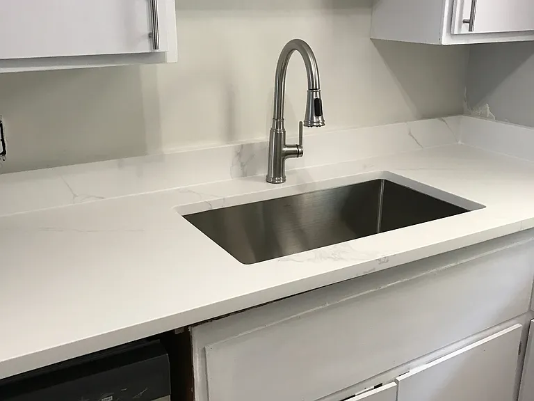 1121 W Mississippi Ave — Photo 2