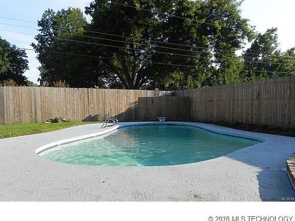 2nd image of 1826 E 57th Pl S