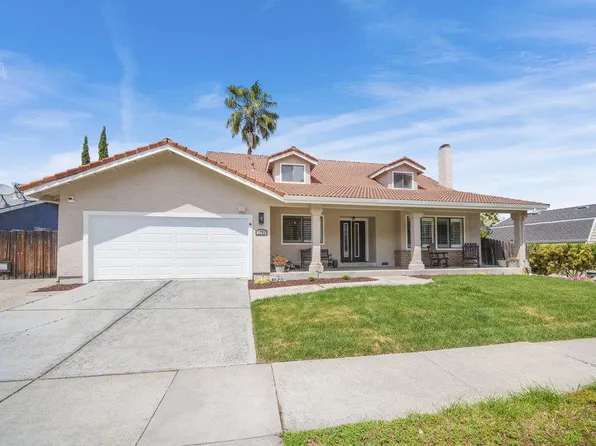 1711 Mantelli Dr, Gilroy, CA 95020