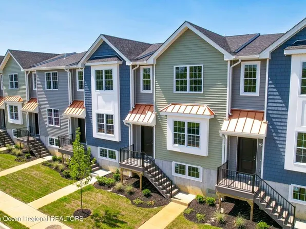 331 1st St #7, Keyport, NJ 07735