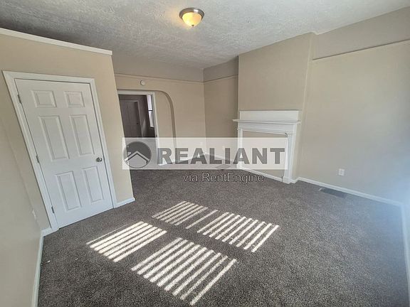 4th image of 132 Evergreen Ave Unit 1
