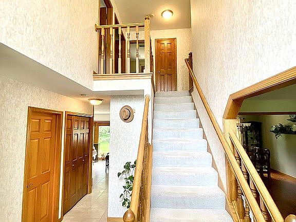 Entry/Foyer