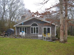 20 Sea Glen Rd, Oak Bluffs, MA 02557