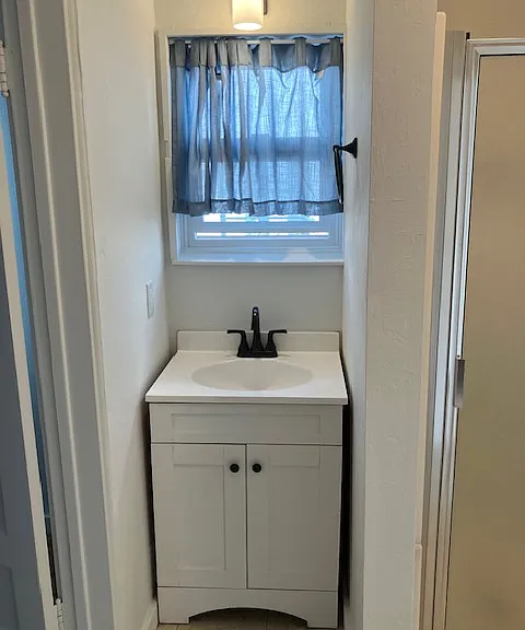 Bathroom vanity