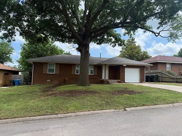 124 E Pratt Dr, Midwest City, OK 73110