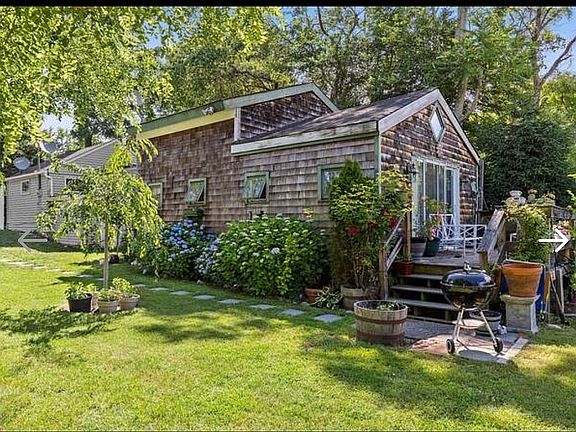 2nd image of 17 Shore Rd