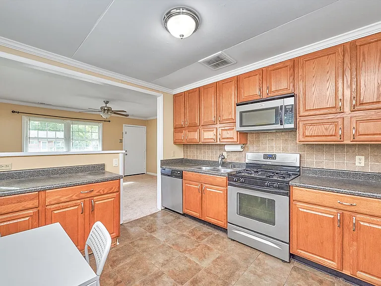 2015 Kensington Dr — Photo 7