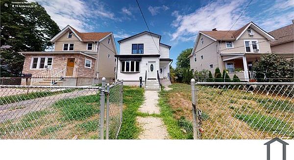 1st image of 19 Anderson Ave #1