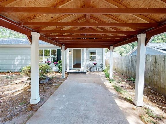 4th image of 2485 Arkose Dr SW