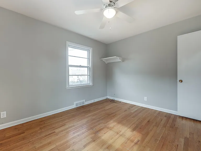 812 S 49th St — Photo 30