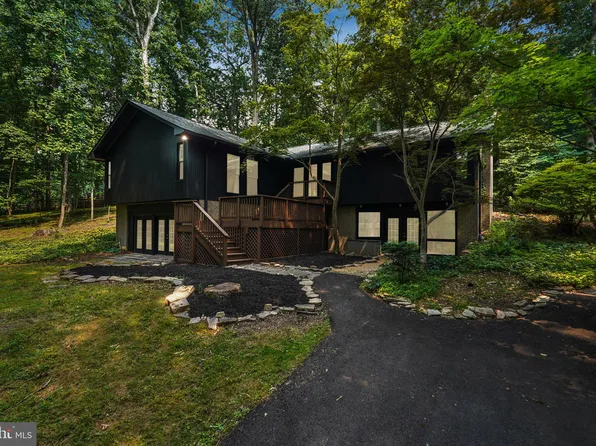 8206 Bondage Dr, Gaithersburg, MD 20882