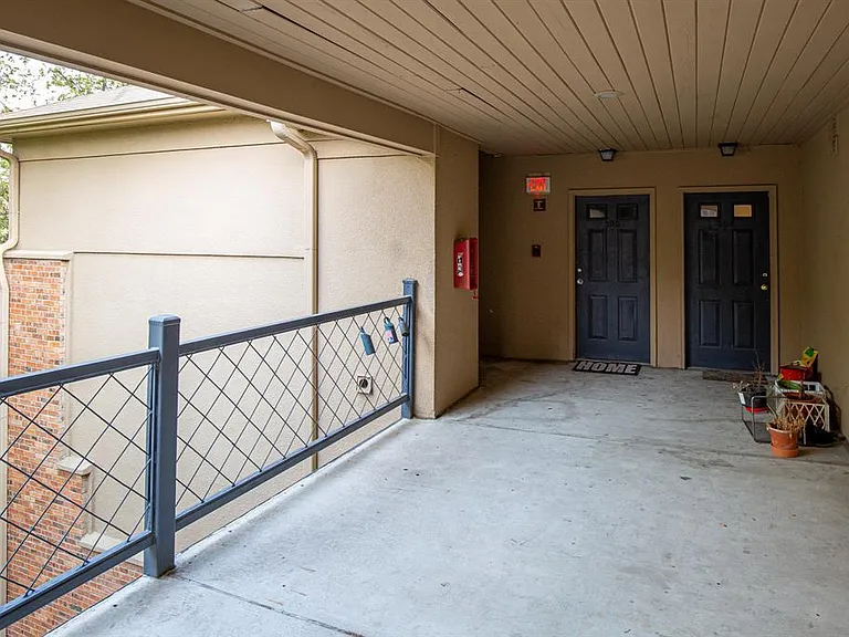 2217 W San Gabriel St #304 — Photo 7