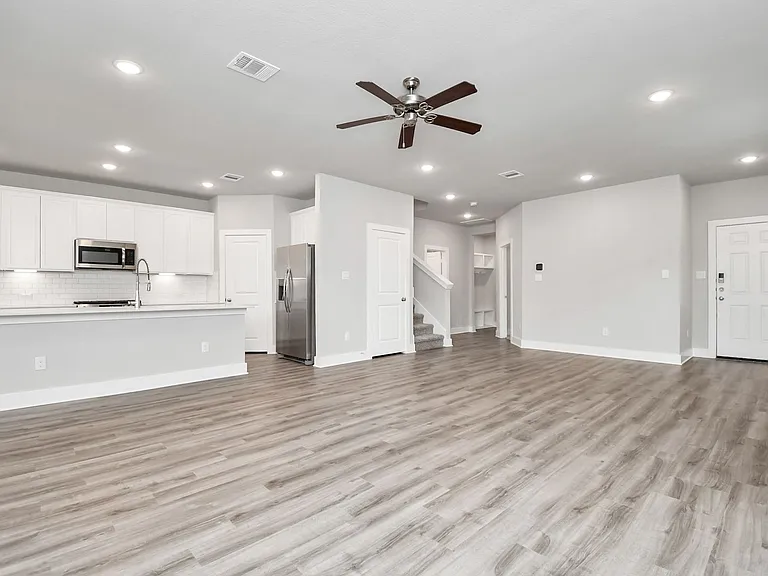 21047 Bay Village Dr #B — Photo 11
